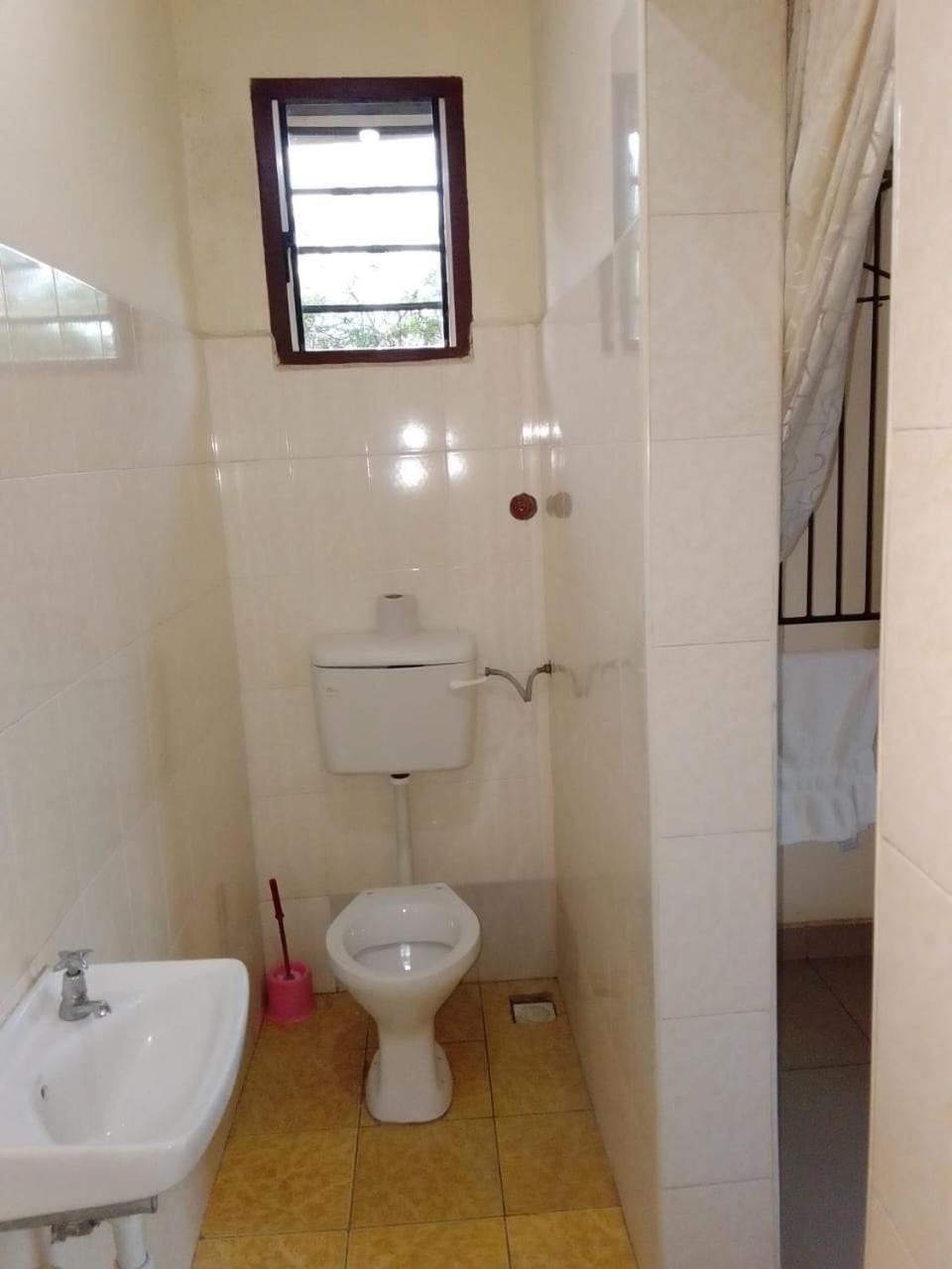 Cingaki Hotel Mombasa Esterno foto